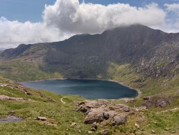 view of lake with mountain in background