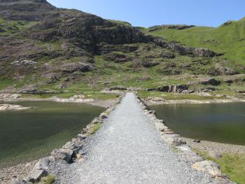 path between two lakes